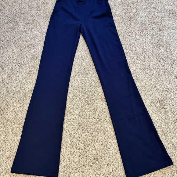 Yogipace XS Tall Navy Sporty Flare Yoga Pants – Pull-On, Stretchy, Back Pockets - Picture 3 of 10